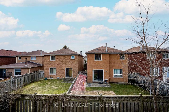 Photo 4 at 4802 Wild Rose Street, East Credit, Mississauga