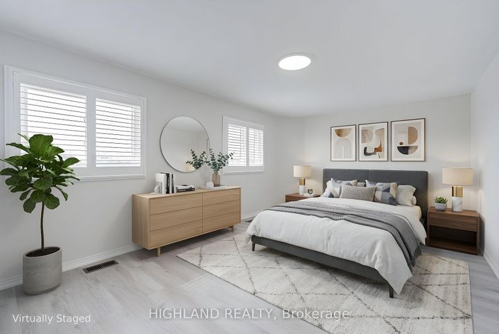 Photo 13 at 4802 Wild Rose Street, East Credit, Mississauga