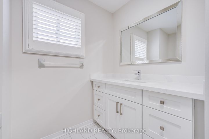 Photo 23 at 4802 Wild Rose Street, East Credit, Mississauga