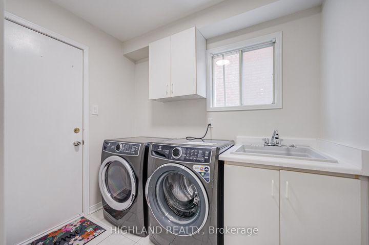 Photo 27 at 4802 Wild Rose Street, East Credit, Mississauga