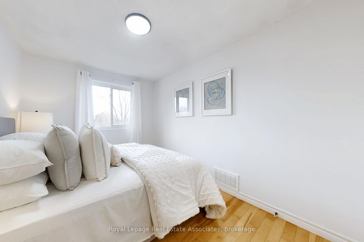 Photo 26 at 351 Ormond Drive, Samac, Oshawa