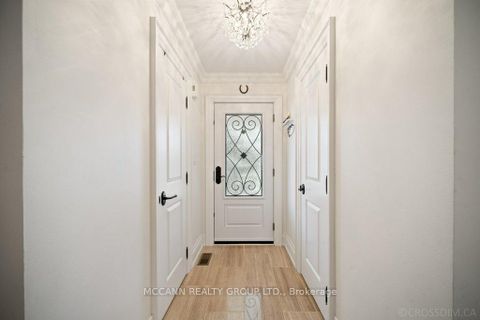 Photo 4 at 75 Shetland Crescent, Maple, Vaughan