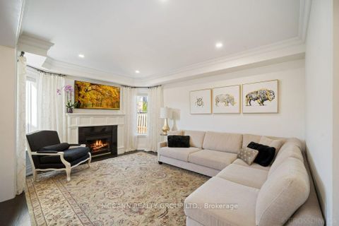 Photo 8 at 75 Shetland Crescent, Maple, Vaughan