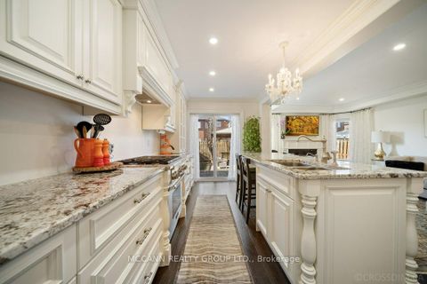 Photo 12 at 75 Shetland Crescent, Maple, Vaughan