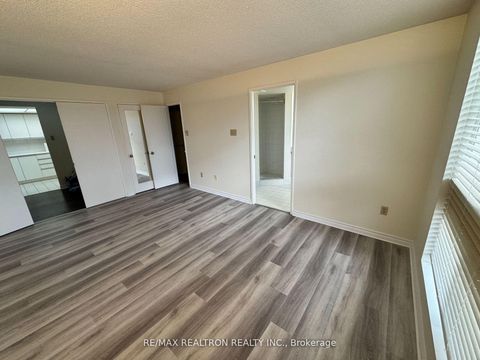 Photo 9 at 1706 - 5 Kenneth Avenue, Willowdale East, Toronto