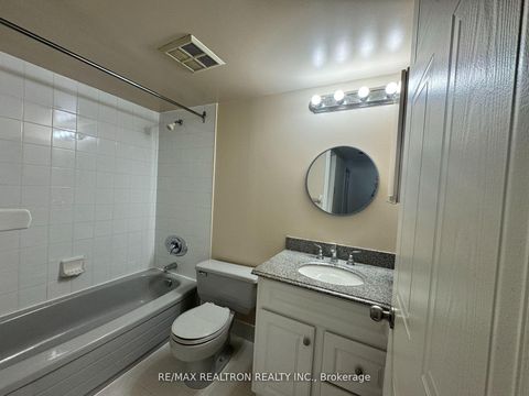 Photo 16 at 1706 - 5 Kenneth Avenue, Willowdale East, Toronto