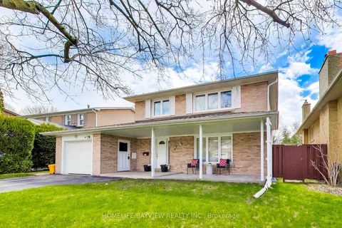 Photo 2 at 37 Beveridge Drive, Donalda, Toronto