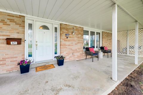 Photo 3 at 37 Beveridge Drive, Donalda, Toronto