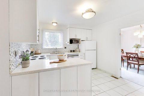 Photo 12 at 37 Beveridge Drive, Donalda, Toronto