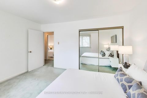 Photo 18 at 37 Beveridge Drive, Donalda, Toronto