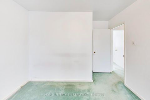 Photo 25 at 37 Beveridge Drive, Donalda, Toronto