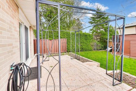 Photo 38 at 37 Beveridge Drive, Donalda, Toronto