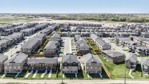 Photo 17 at 9 - 31 Pumpkin Corner Crescent, Shore, Barrie