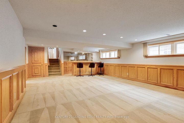 Photo 25 at 704 Hillman Crescent, Applewood, Mississauga