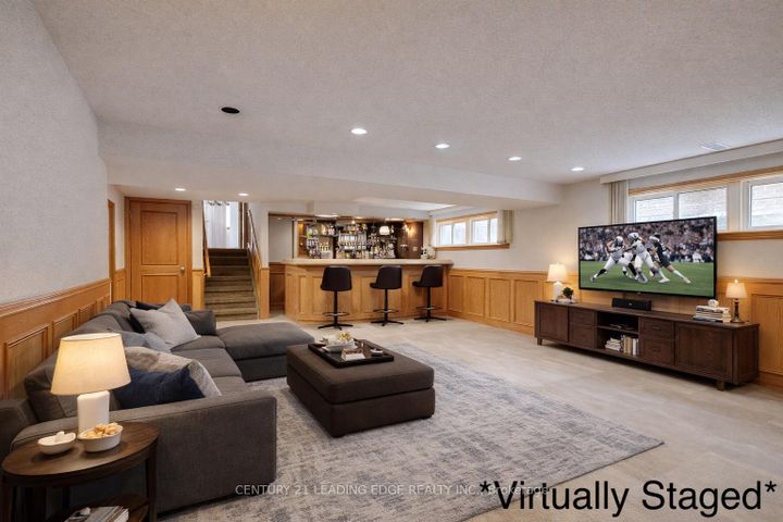 Photo 26 at 704 Hillman Crescent, Applewood, Mississauga