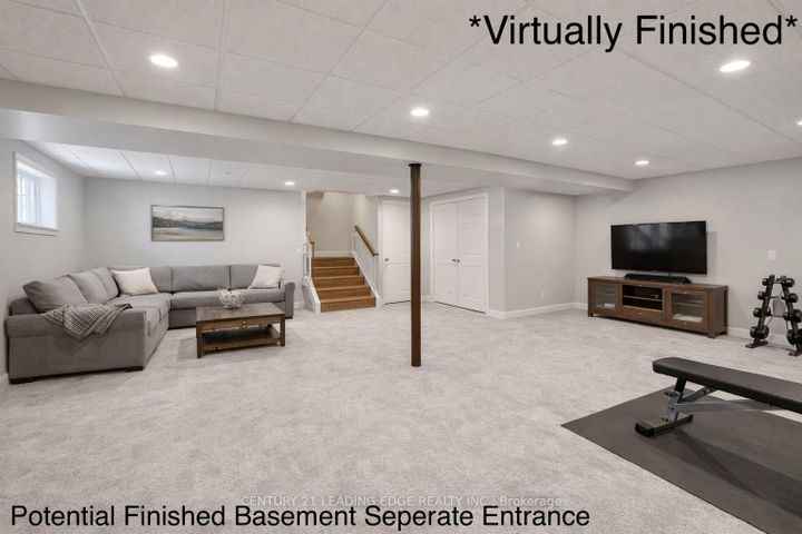 Photo 31 at 704 Hillman Crescent, Applewood, Mississauga