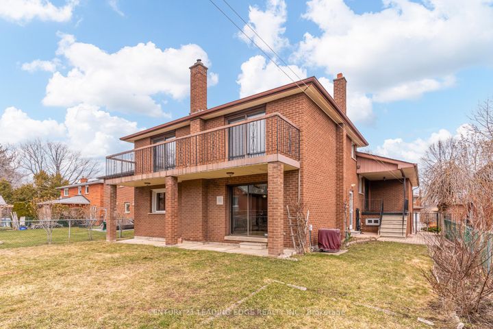 Photo 33 at 704 Hillman Crescent, Applewood, Mississauga