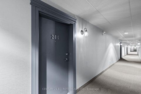 Photo 1 at 204 - 40 FERNDALE Drive S, Ardagh, Barrie