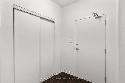 Photo 2 at 204 - 40 FERNDALE Drive S, Ardagh, Barrie