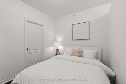 Photo 10 at 204 - 40 FERNDALE Drive S, Ardagh, Barrie