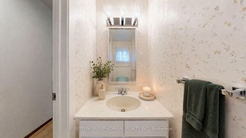 Photo 7 at 5 Wedgeport Place, Willowdale East, Toronto