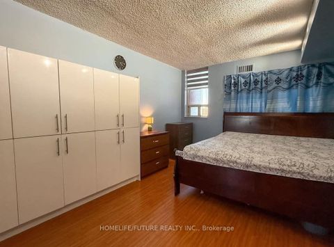 Photo 8 at 708 - 2460 Eglinton Avenue E, Eglinton East, Toronto