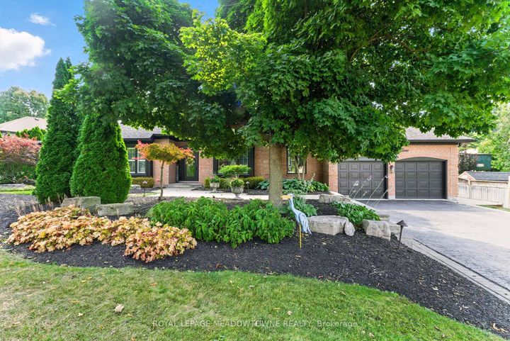 Photo 0 at 2 Blueheron Lane, Carlisle, Hamilton