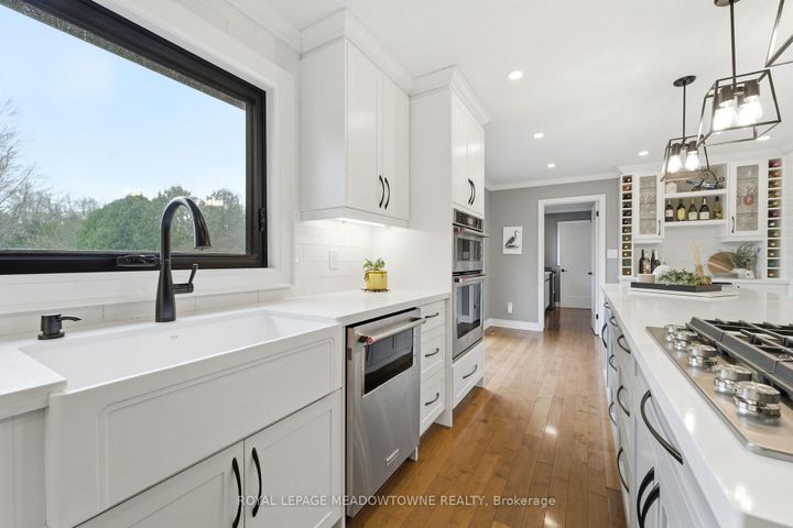 Photo 9 at 2 Blueheron Lane, Carlisle, Hamilton