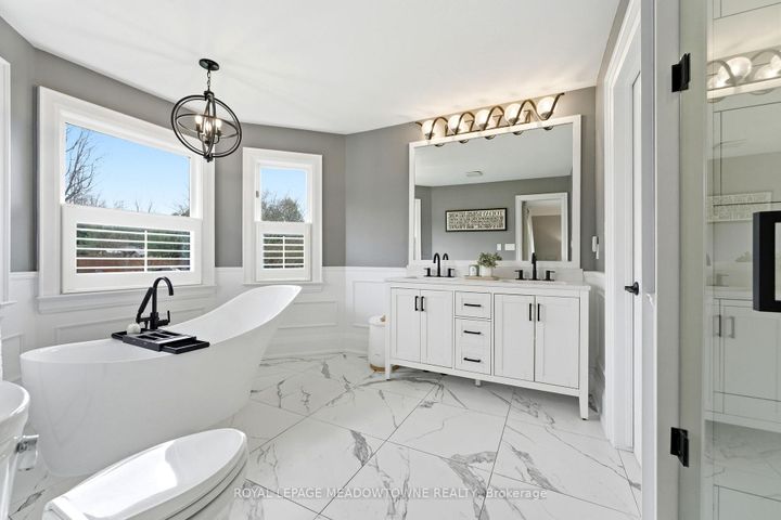 Photo 16 at 2 Blueheron Lane, Carlisle, Hamilton