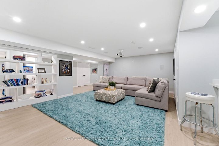 Photo 22 at 2 Blueheron Lane, Carlisle, Hamilton