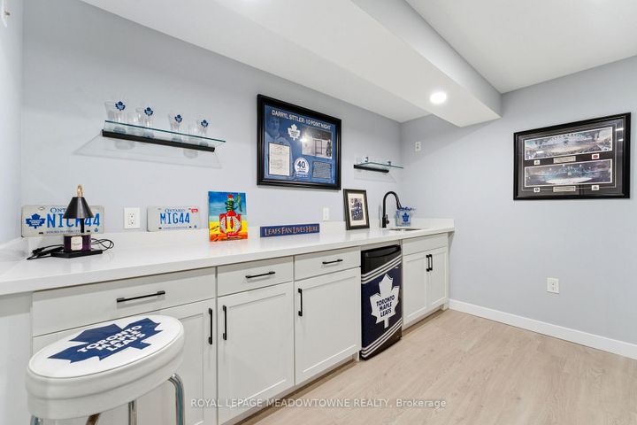 Photo 23 at 2 Blueheron Lane, Carlisle, Hamilton