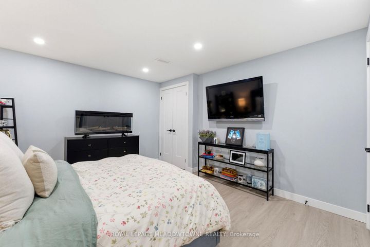 Photo 24 at 2 Blueheron Lane, Carlisle, Hamilton