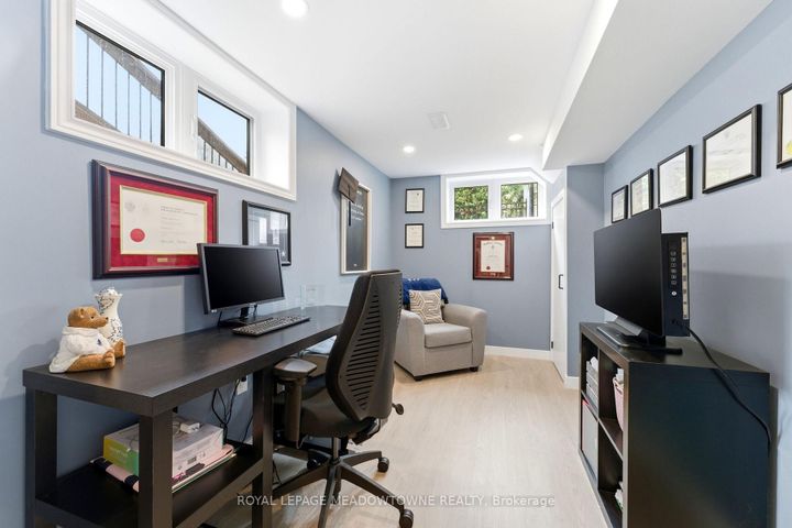 Photo 26 at 2 Blueheron Lane, Carlisle, Hamilton