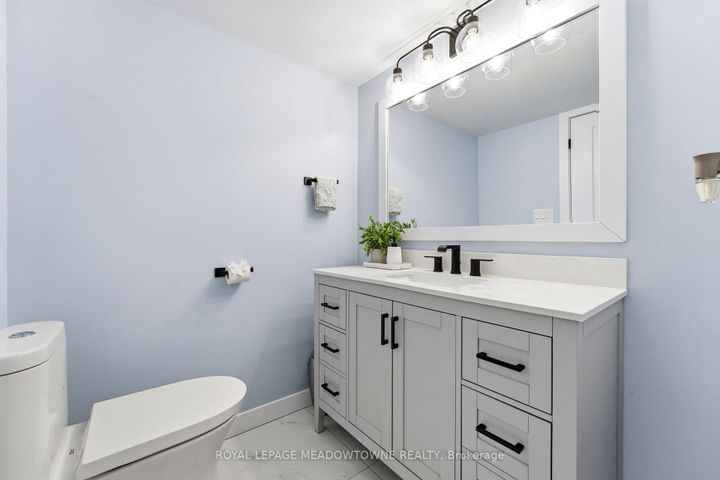 Photo 28 at 2 Blueheron Lane, Carlisle, Hamilton