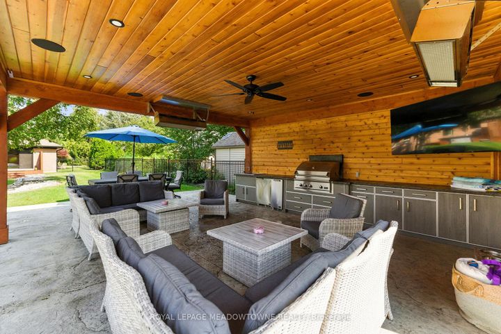 Photo 37 at 2 Blueheron Lane, Carlisle, Hamilton