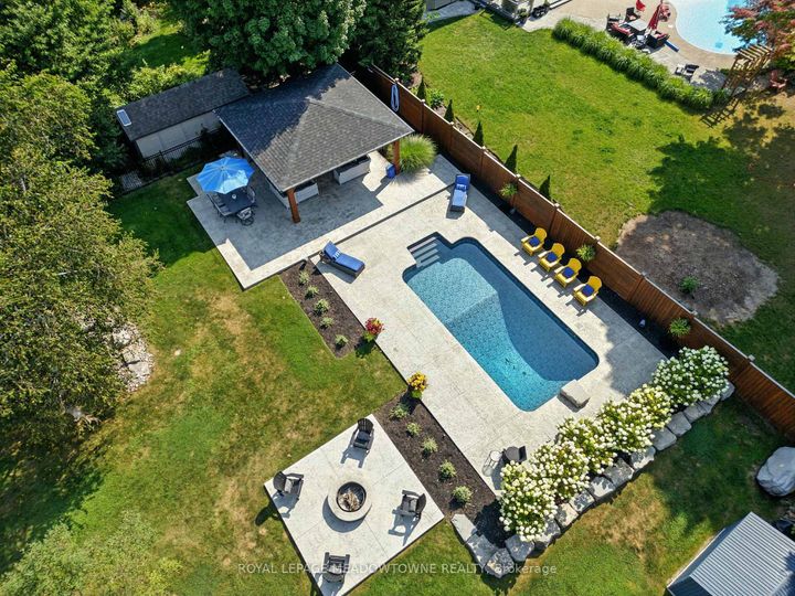 Photo 41 at 2 Blueheron Lane, Carlisle, Hamilton