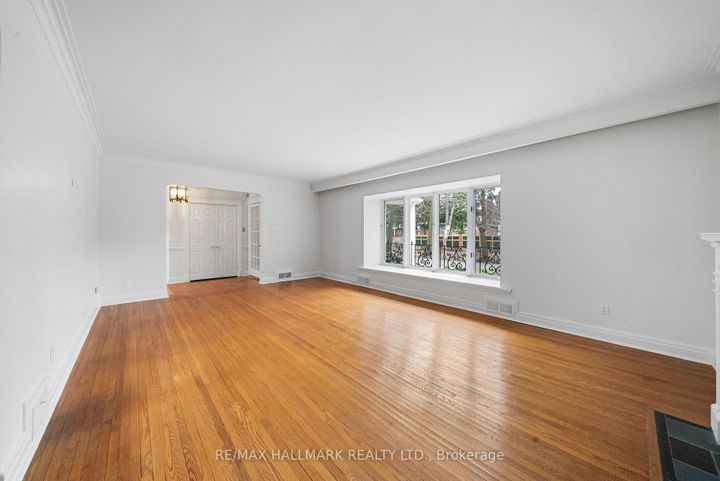 Photo 7 at 154 Valley Road, York Mills, Toronto