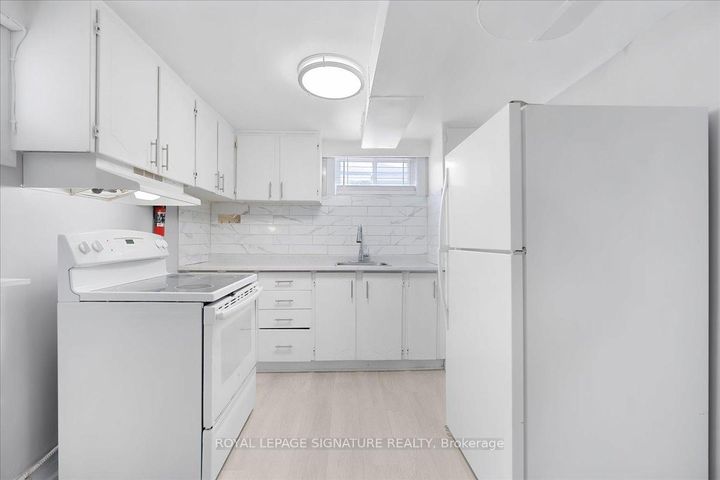 Photo 24 at 90A Bicknell Avenue, Eglinton West, Toronto