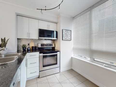 Photo 15 at 502 - 16 Yonge Street, Waterfront Communities C1, Toronto