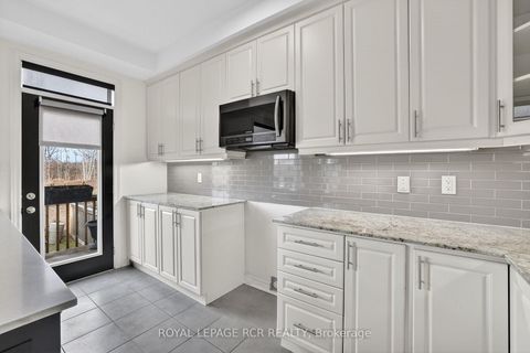 Photo 10 at 82 Lampkin Street, Sutton & Jackson's Point, Georgina