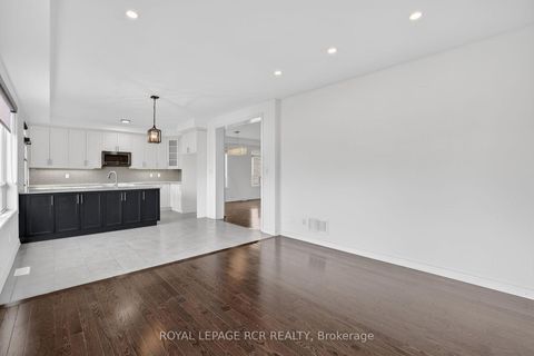 Photo 17 at 82 Lampkin Street, Sutton & Jackson's Point, Georgina