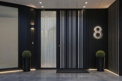 Photo 2 at 8 Cadmus Road, Newtonbrook East, Toronto