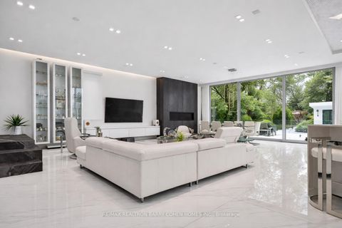 Photo 9 at 8 Cadmus Road, Newtonbrook East, Toronto