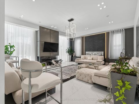 Photo 10 at 8 Cadmus Road, Newtonbrook East, Toronto