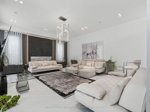 Photo 11 at 8 Cadmus Road, Newtonbrook East, Toronto