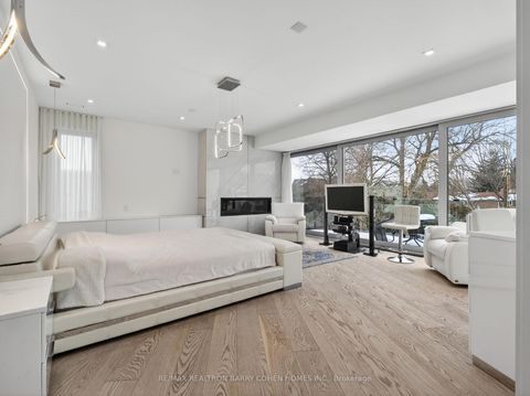 Photo 15 at 8 Cadmus Road, Newtonbrook East, Toronto