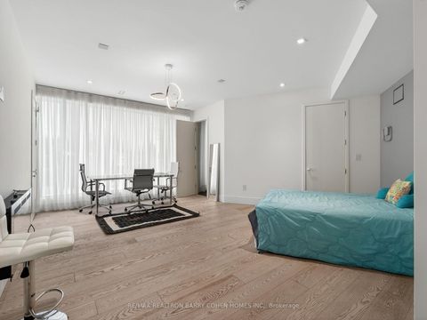 Photo 17 at 8 Cadmus Road, Newtonbrook East, Toronto