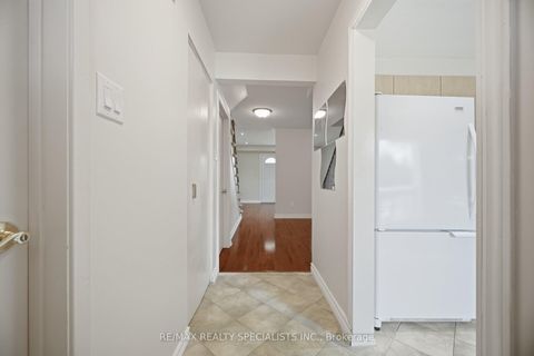 Photo 6 at 106 - 701 Burnhamthorpe Road, Markland Wood, Toronto