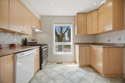 Photo 8 at 106 - 701 Burnhamthorpe Road, Markland Wood, Toronto