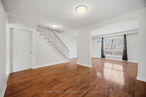 Photo 12 at 106 - 701 Burnhamthorpe Road, Markland Wood, Toronto